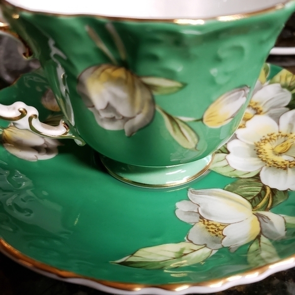 𝅺Aynsley Tea Cup Saucer Set Kelly Green White Flowers Apple Blossom England - Picture 7 of 10